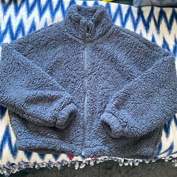 UO Willow Fuzzy Drawstring Teddy Jacket in Charcoal - Picture 3 of 7